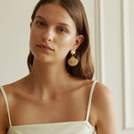 Load image into Gallery viewer, Elegant Gold Shell Pearl Earrings
